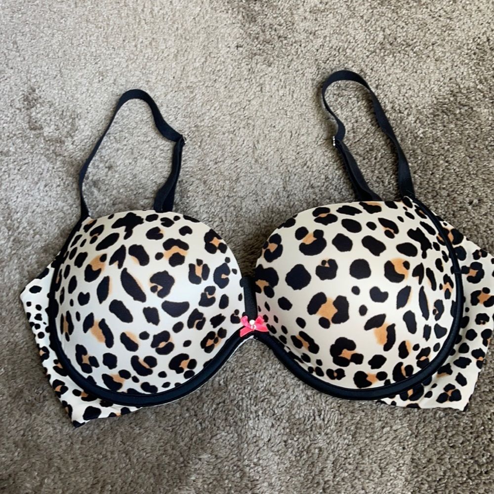 Victoria’s Secret Very Sexy Push Up Plunge Bra Leopard